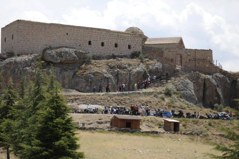 Motosiklet tutkunları buluştu, tarihi ve turistik yerler gezildi 4